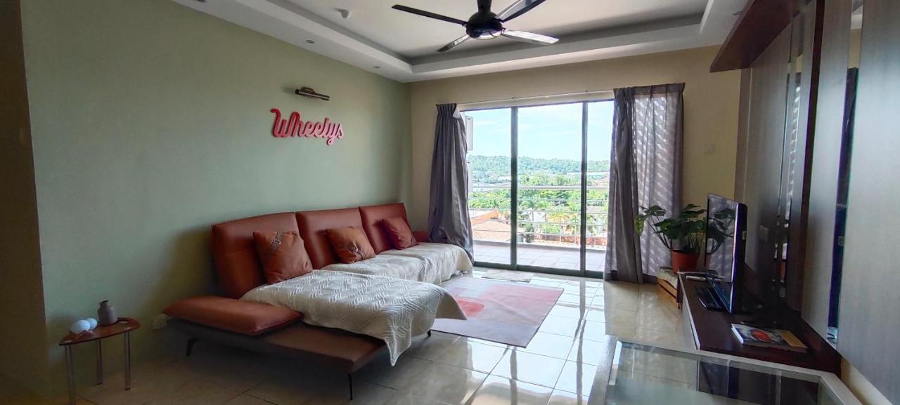 Gold Coast International Resort Kampong Bukit Beruang Exterior photo
