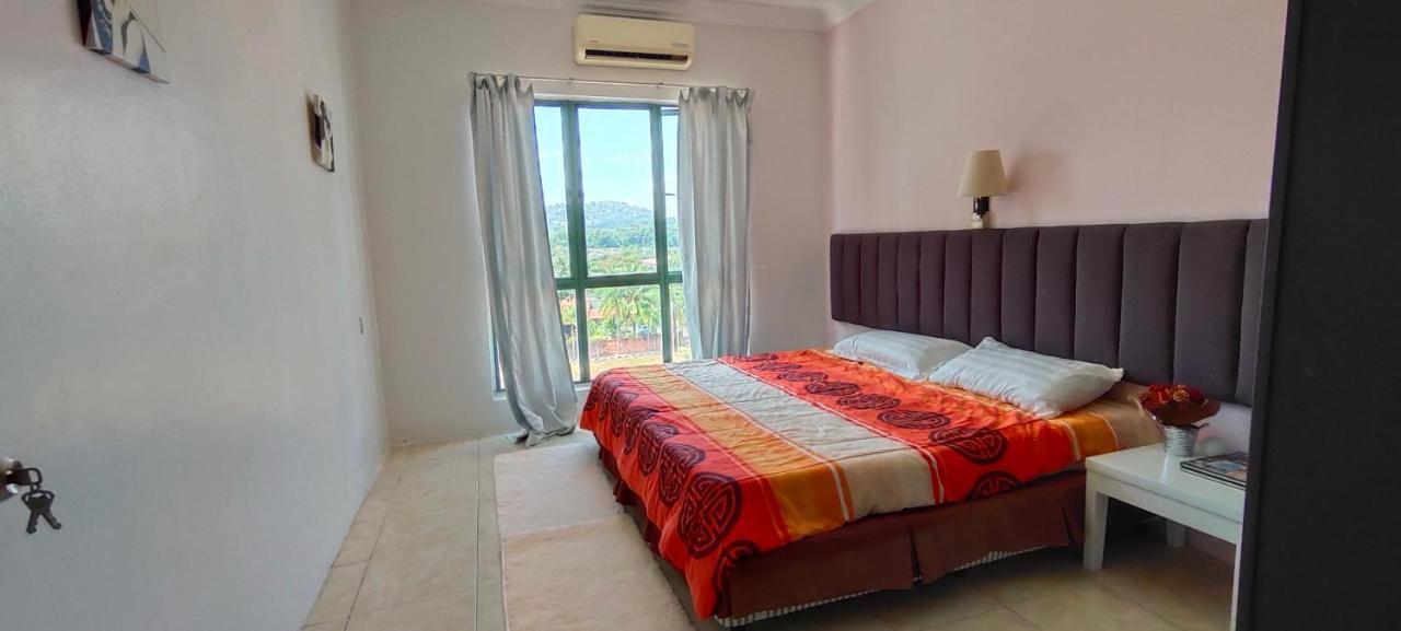Gold Coast International Resort Kampong Bukit Beruang Exterior photo